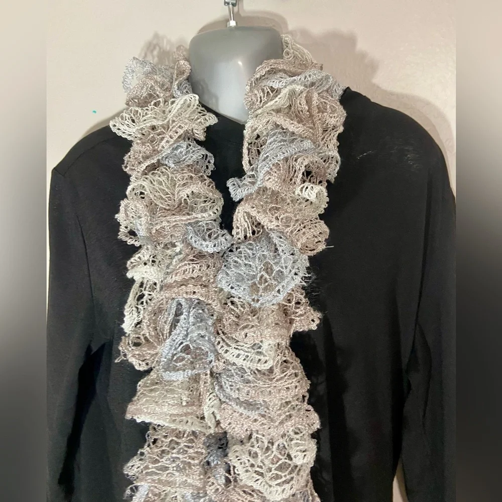 🧣🧣Set of 2 lace crochet ruffle scarves. One orange/red, one silver/laven…